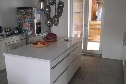 Haus Hagenbach - 4 Zimmer, 120 m&sup2;, 1.950&euro; | Angebot:25253069