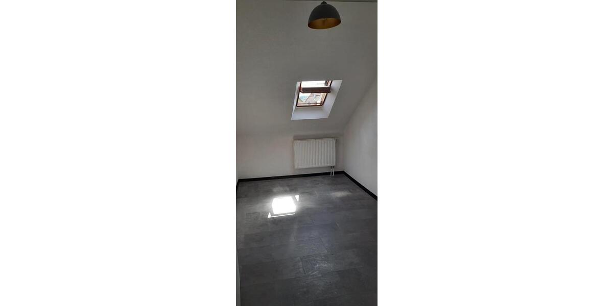 Dachgeschoßwohnung Wallerfangen - 3 Zimmer, 85 m&sup2;, 650&euro; | Angebot:26265706