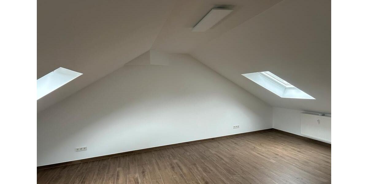 Dachgeschoßwohnung Pirmasens - 2 Zimmer, 70 m&sup2;, 500&euro; | Angebot:25354564