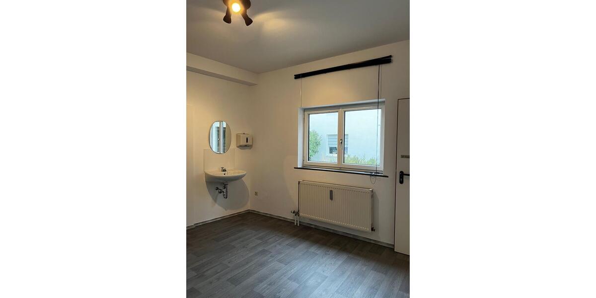 Gewerbeobjekt Kösching - 250&euro; | Angebot:24774108