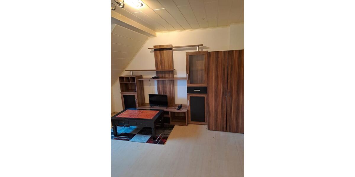 Dachgeschoßwohnung Duisburg Walsum - 2 Zimmer, 33 m&sup2;, 300&euro; | Angebot:26604516