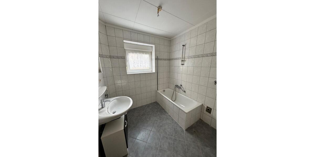 Erdgeschoßwohnung Steimbke - 4 Zimmer, 101 m&sup2;, 600&euro; | Angebot:26337277