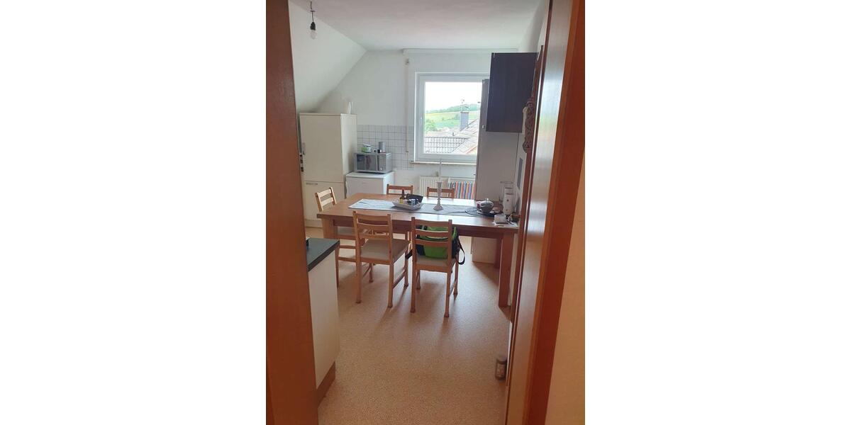 Dachgeschoßwohnung Knüllwald - 3 Zimmer, 88 m&sup2;, 530&euro; | Angebot:26570961