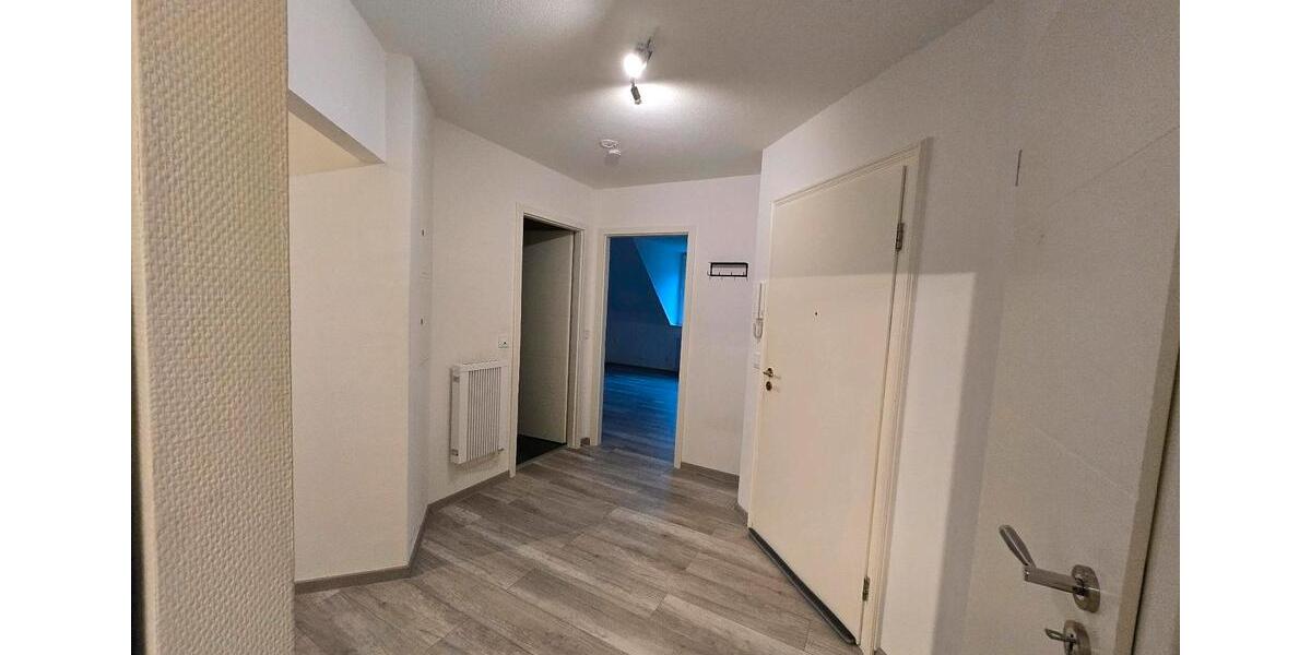 Dachgeschoßwohnung Püttlingen - 2.5 Zimmer, 62 m&sup2;, 780&euro; | Angebot:26050558