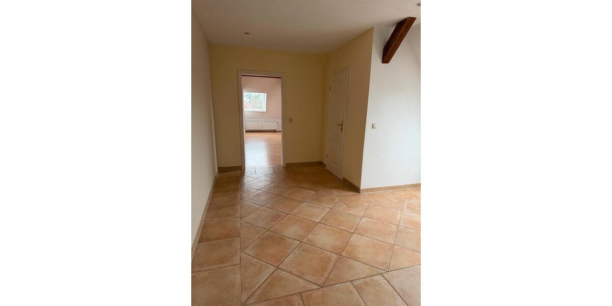 Dachgeschoßwohnung Ziesar - 2 Zimmer, 75 m&sup2;, 680&euro; | Angebot:26271573