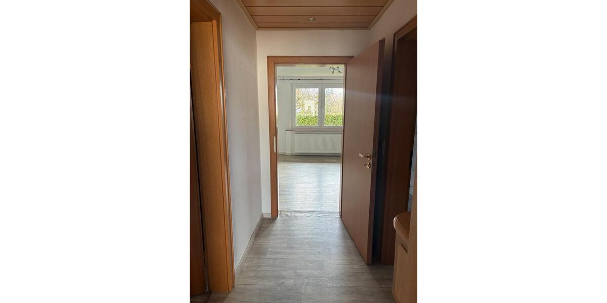 Erdgeschoßwohnung Petersberg - 1 Zimmer, 42 m&sup2;, 450&euro; | Angebot:26087539