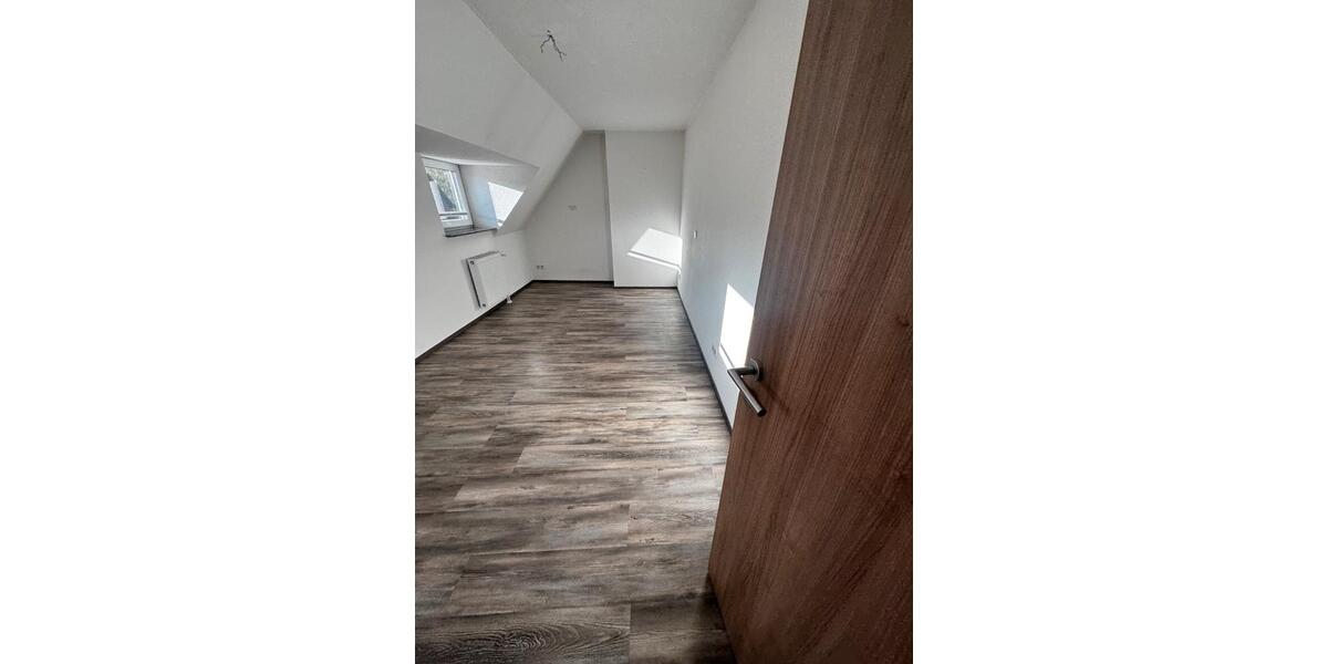 Dachgeschoßwohnung Sangerhausen - 2 Zimmer, 65 m&sup2;, 450&euro; | Angebot:26477915