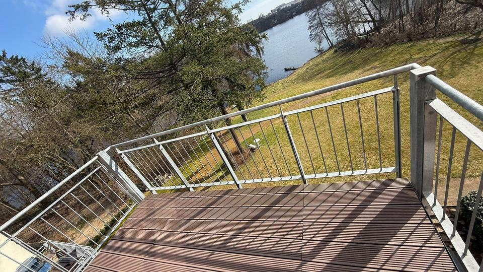 Dachgeschoßwohnung Schwerin Friedrichsthal - 4 Zimmer, 137 m&sup2;, 1.370&euro; | Angebot:25855164