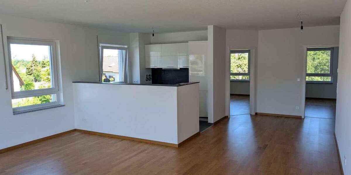 Etagenwohnung Roßtal - 3 Zimmer, 90 m&sup2;, 1.100&euro; | Angebot:26759298