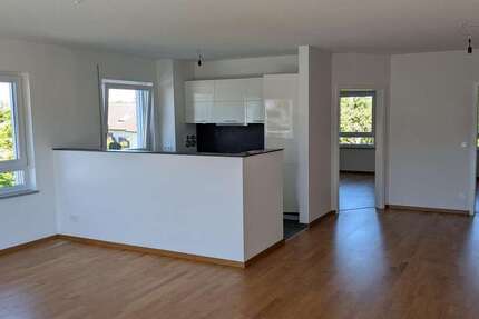 Wohnung Roßtal - 3 Zimmer, 90 m&sup2;, 1.100&euro; | Angebot:26759298