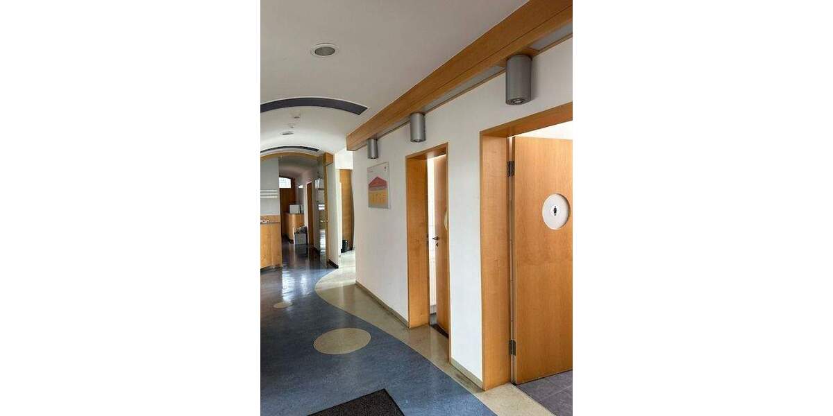 Gewerbeobjekt Weißenhorn - 8 Zimmer, 213 m&sup2;, 1.900&euro; | Angebot:24450598