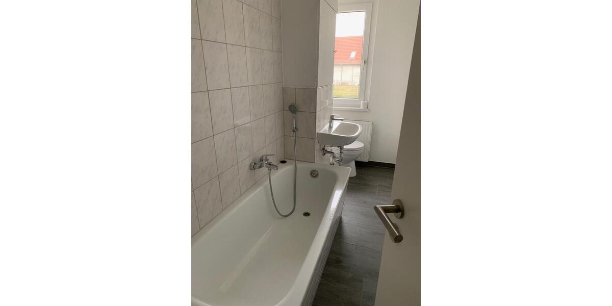 Dachgeschoßwohnung Milower Land - 4 Zimmer, 75 m&sup2;, 600&euro; | Angebot:25628092