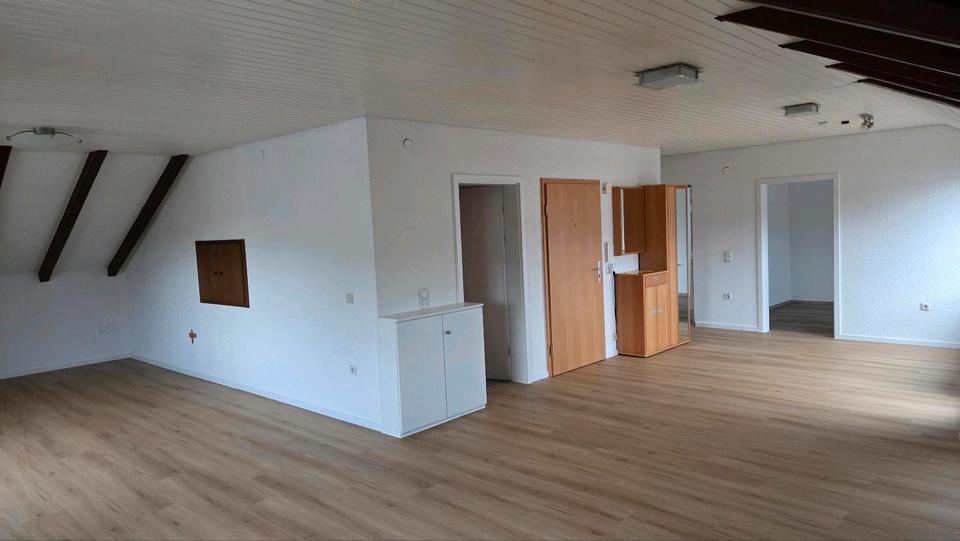 Dachgeschoßwohnung Vaihingen an der Enz - 3.5 Zimmer, 105 m&sup2;, 1.300&euro; | Angebot:24315128