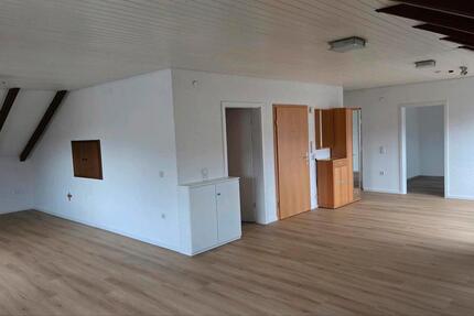 Wohnung Vaihingen an der Enz - 3.5 Zimmer, 105 m&sup2;, 1.300&euro; | Angebot:24315128