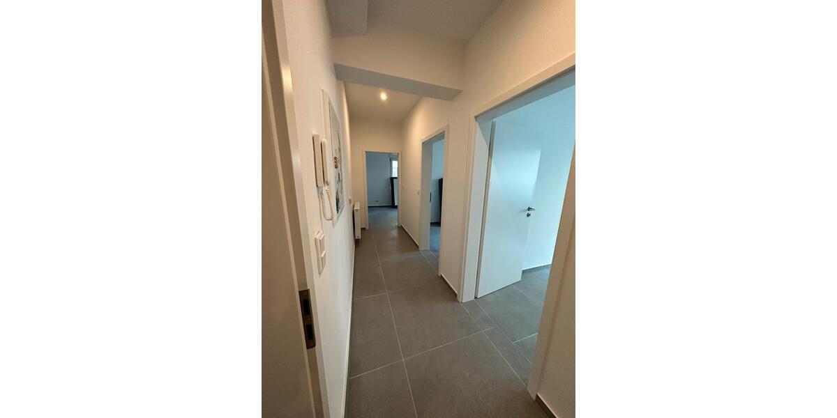 Großzügige 4-Zimmer-Wohnung mit Einfahrt in Stromberg 4 zimmer