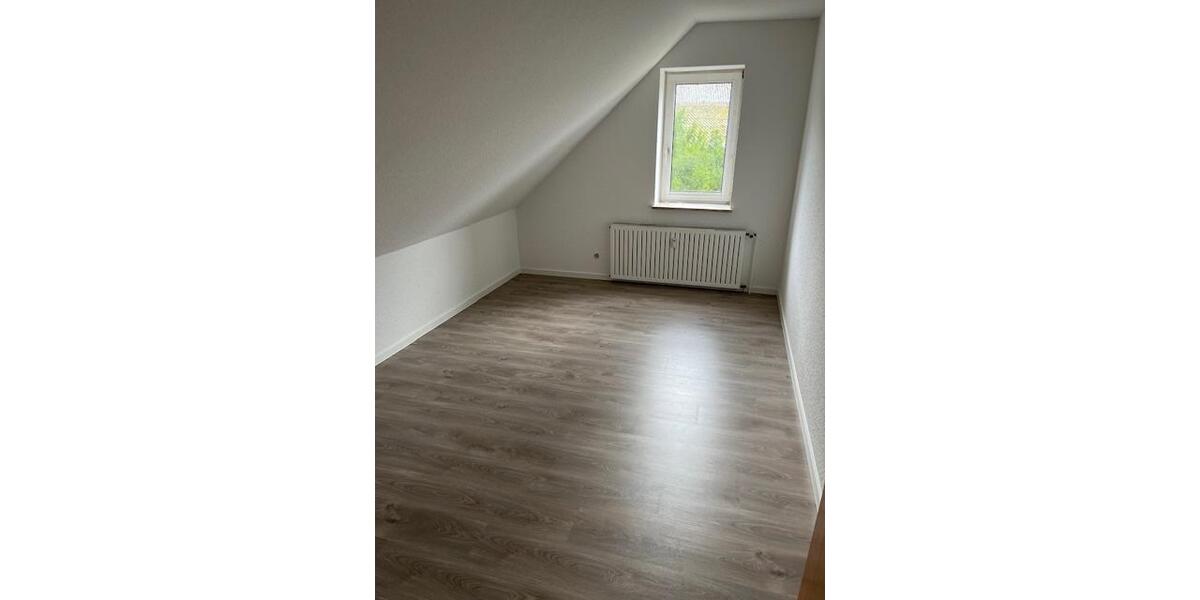 Dachgeschoßwohnung Wolfsburg Ehmen - 4 Zimmer, 116 m&sup2;, 900&euro; | Angebot:25989545