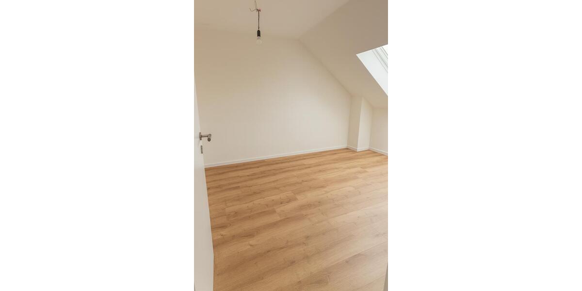 Dachgeschoßwohnung Siegen Kaan-Marienborn - 3 Zimmer, 80 m&sup2;, 750&euro; | Angebot:26583384