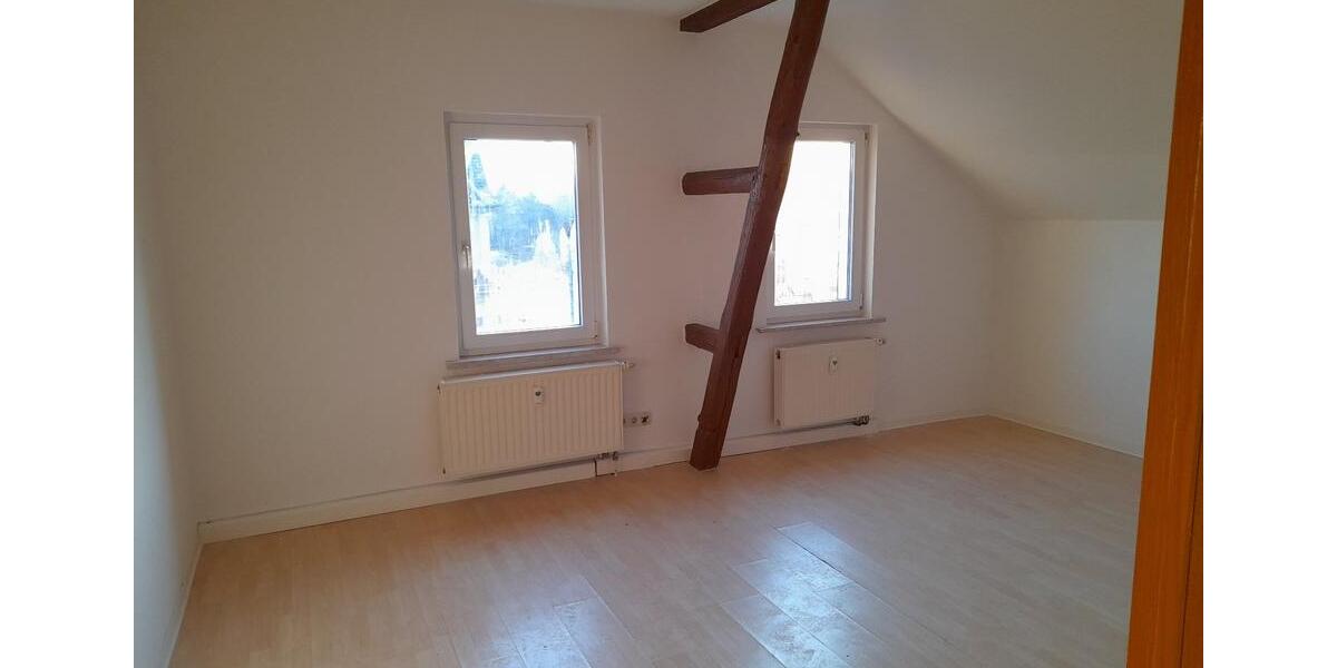 Dachgeschoßwohnung Apolda - 2 Zimmer, 60 m&sup2;, 400&euro; | Angebot:24815011