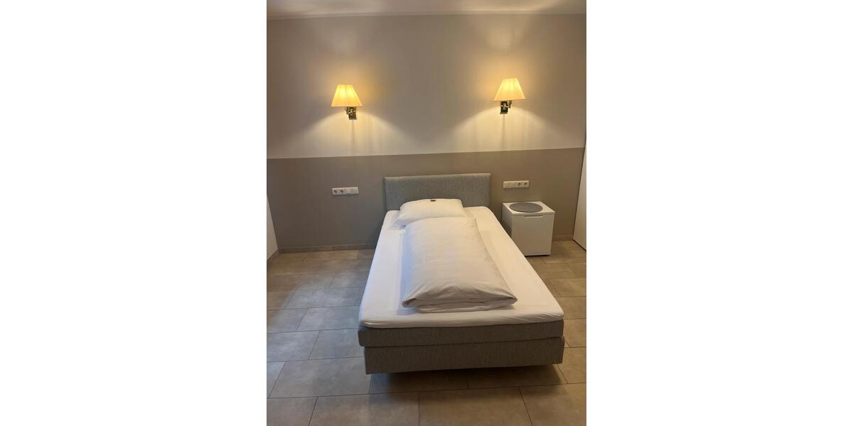 Wohnen auf Zeit Allershausen - 1 Zimmer, 16 m&sup2;, 550&euro; | Angebot:25870471