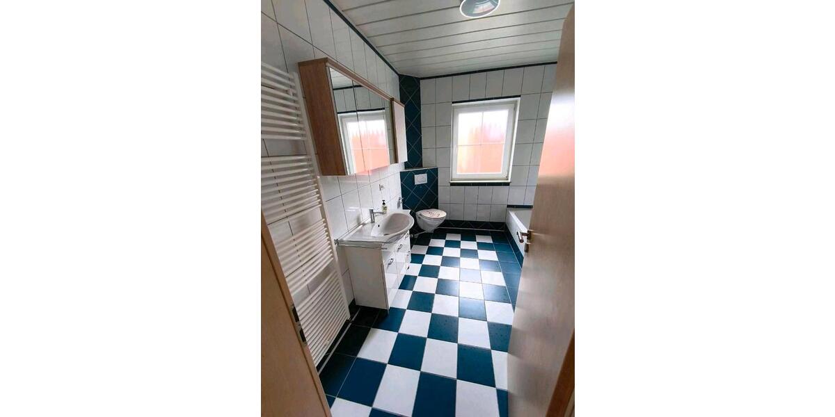 Dachgeschoßwohnung Wettenberg - 3 Zimmer, 80 m&sup2;, 1.000&euro; | Angebot:26525589