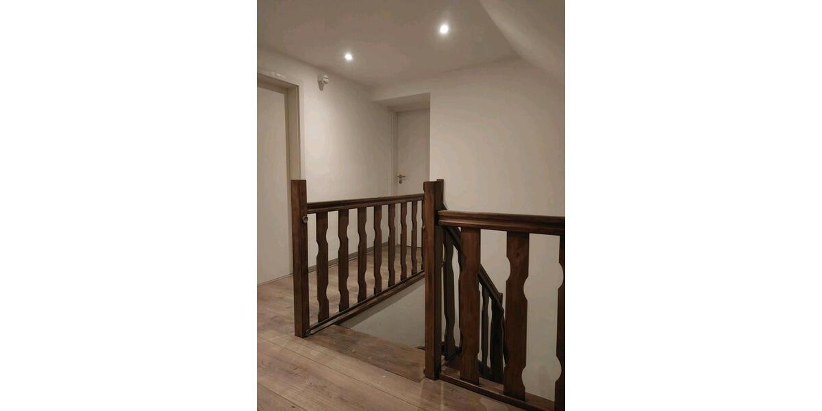 Maisonettenwohnung Üttfeld - 7 Zimmer, 140 m&sup2;, 1.150&euro; | Angebot:25820948