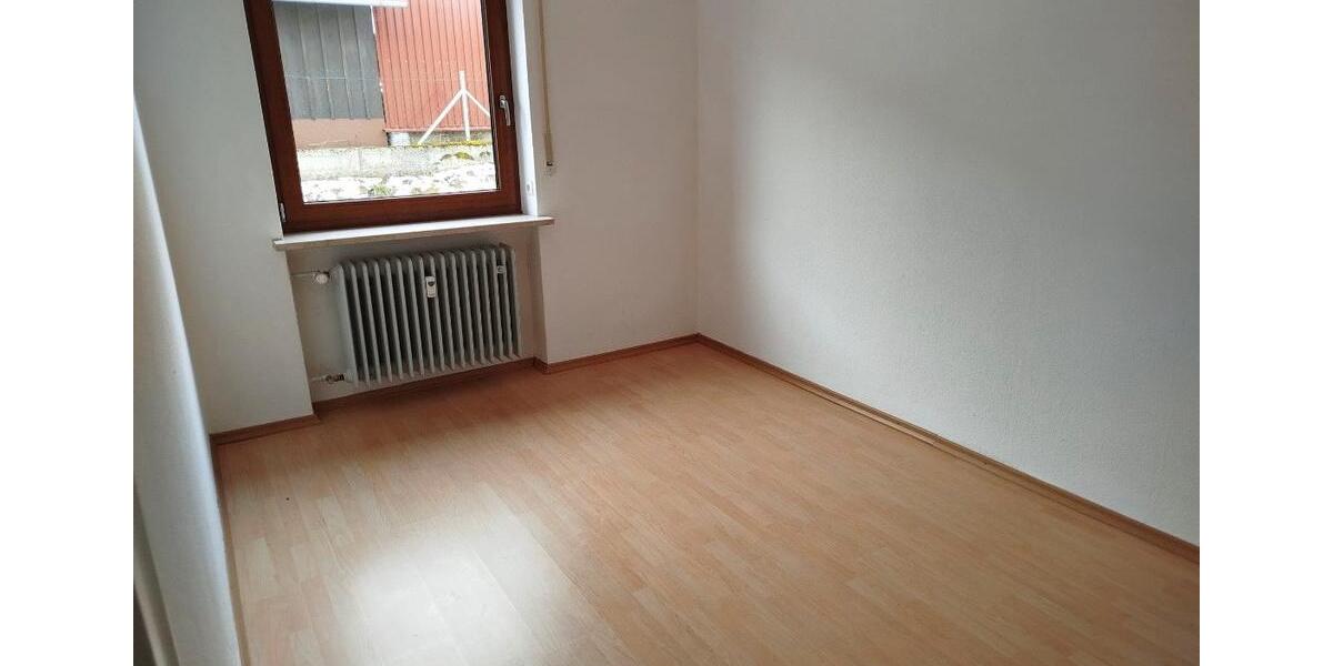 Erdgeschoßwohnung Buttenwiesen - 4 Zimmer, 101 m&sup2;, 900&euro; | Angebot:25875100