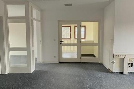 RESERVIERT - Charmante Wohnung mit viel Gestaltungspotenzial in zentraler Lage