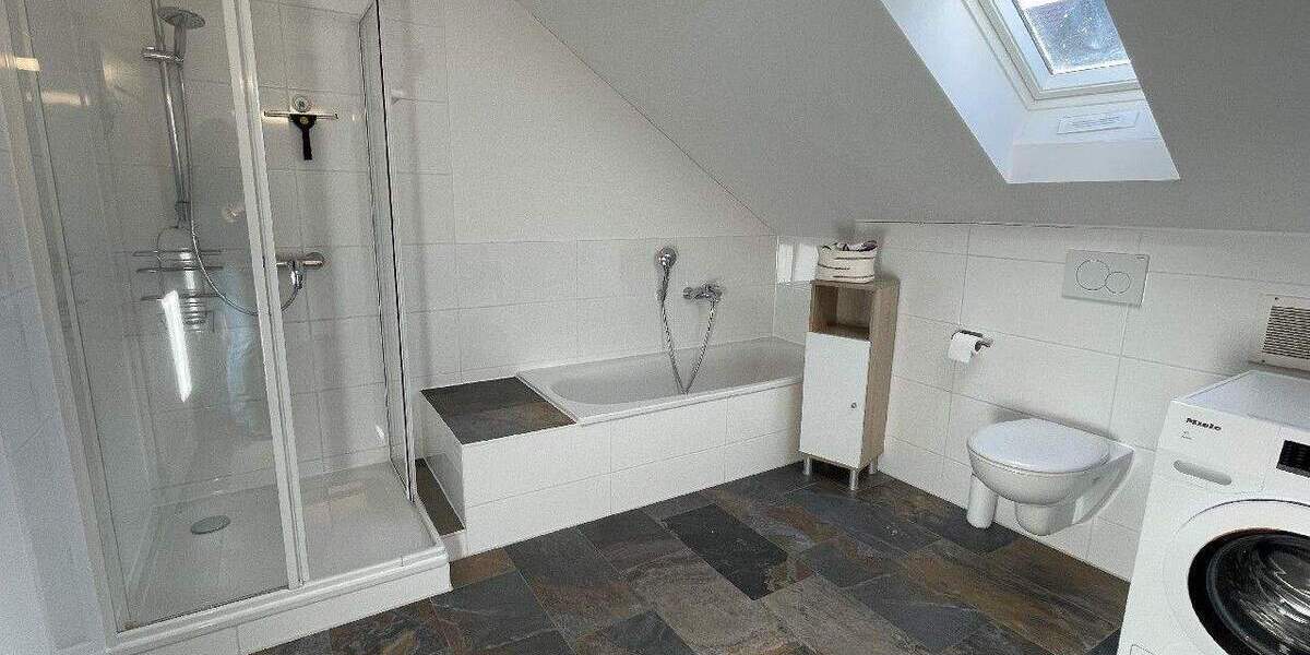 Etagenwohnung Waal Emmenhausen - 4 Zimmer, 136 m&sup2;, 1.200&euro; | Angebot:25730550