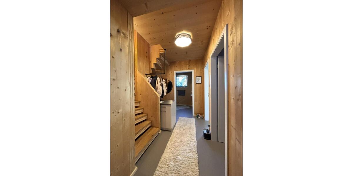 Stilvoll wohnen: Moderne 3,5-Zimmer-Maisonette mit Balkon und Stellplatz 3 zimmer