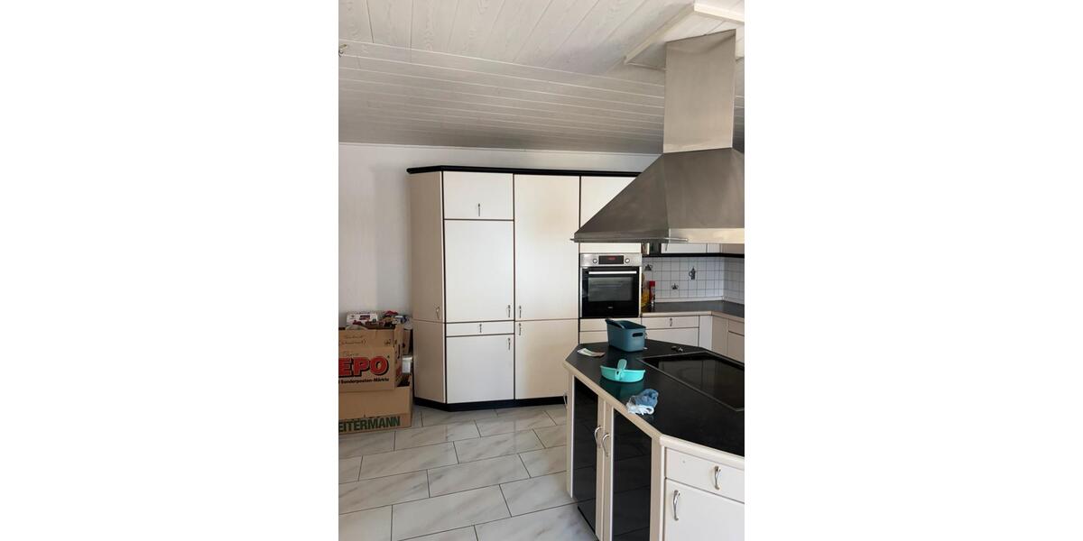 Privatvermietung 4 Raum Wohnung als freistehendes EFH in 09212 4 zimmer