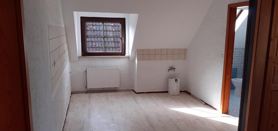 Dachgeschoßwohnung Mainz Ebersheim - 3 Zimmer, 70 m&sup2;, 850&euro; | Angebot:26006252