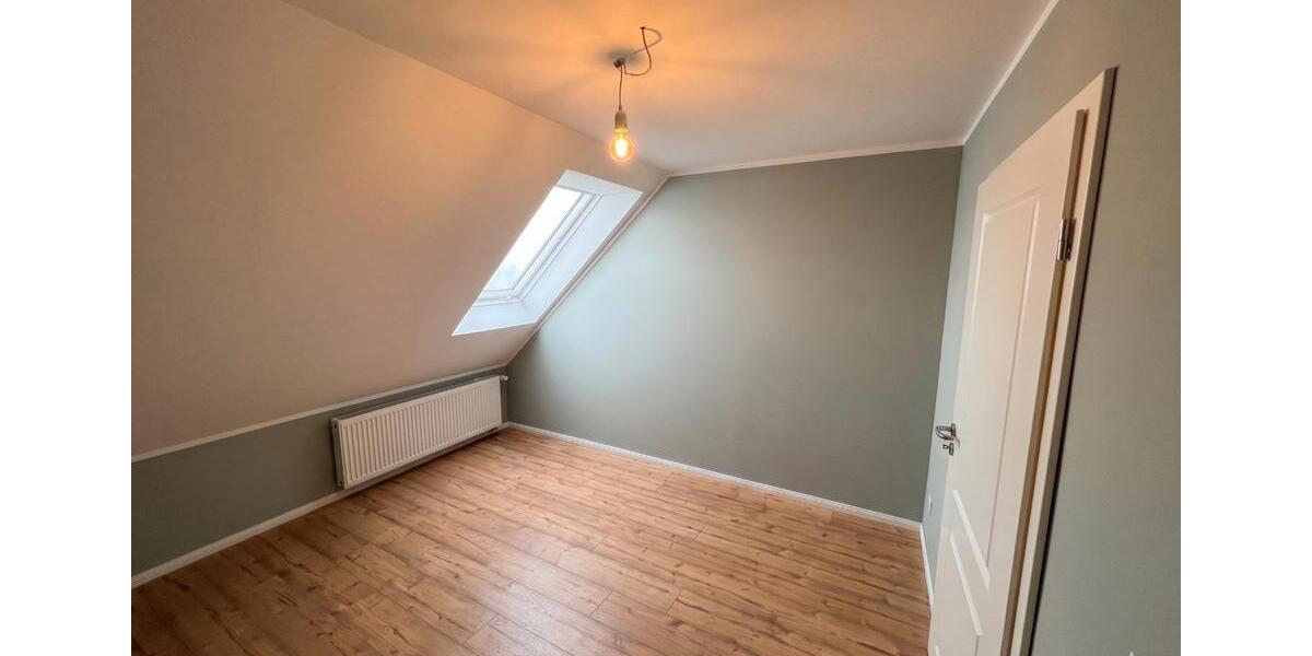 Dachgeschoßwohnung Hessisch Oldendorf - 3 Zimmer, 93 m&sup2;, 750&euro; | Angebot:26534863