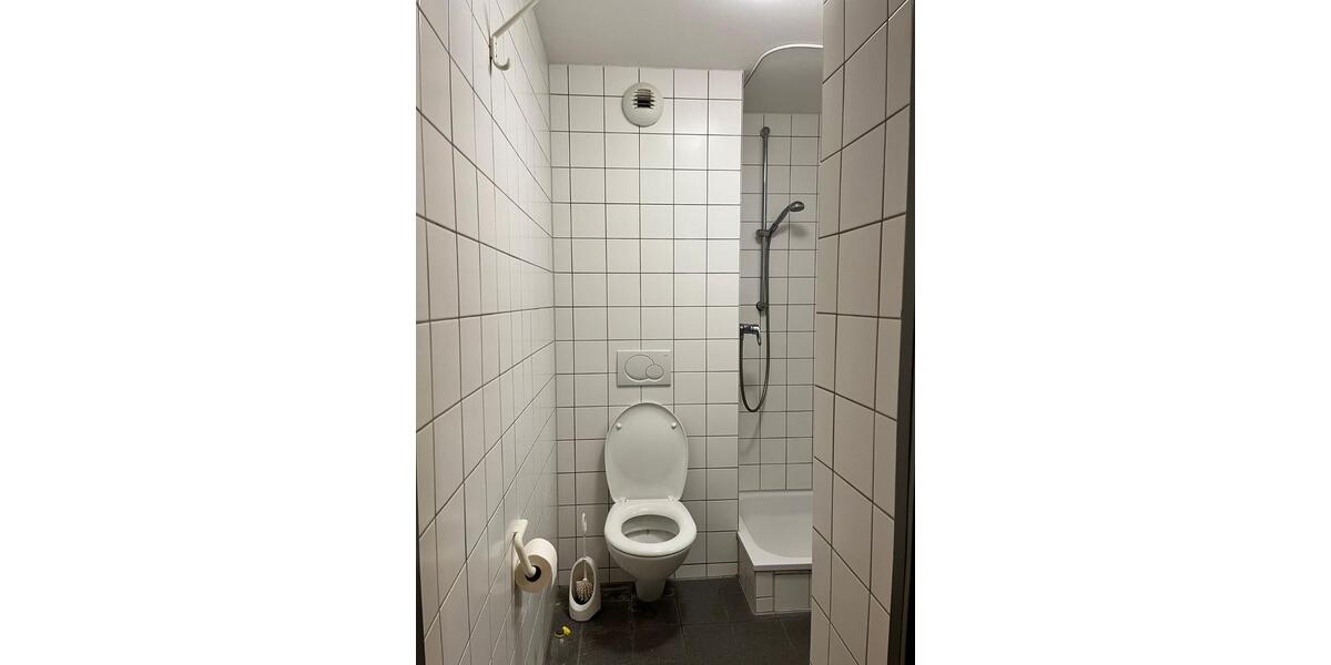 room available from January 15 to 28 February or 31 March 1 zimmer