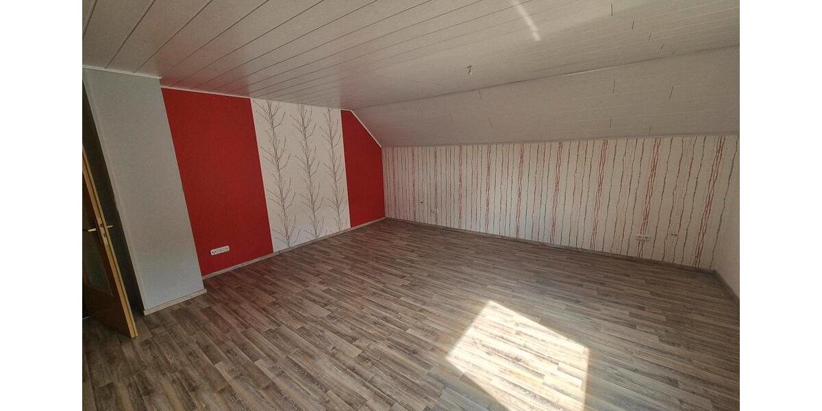 Etagenwohnung Kirchhain - 3 Zimmer, 90 m&sup2;, 900&euro; | Angebot:26293236