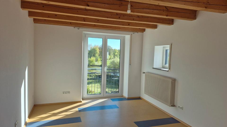 Einfamilienhaus Vohenstrauß - 7 Zimmer, 220 m&sup2;, 1.800&euro; | Angebot:26408409