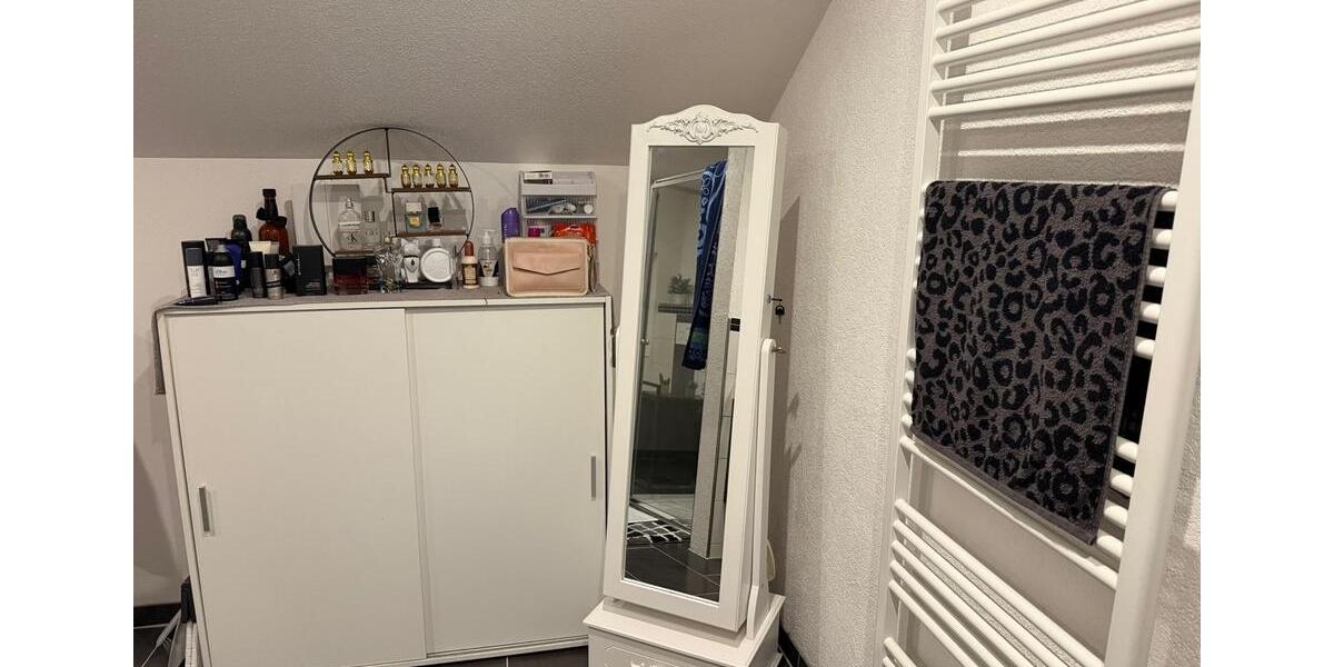 Dachgeschoßwohnung Alfdorf - 1 Zimmer, 53 m&sup2;, 740&euro; | Angebot:26255004