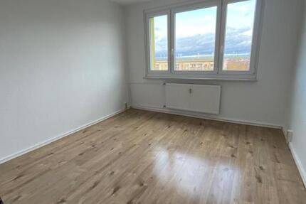 *FamilienWohnung sofort bezugsfertig*
