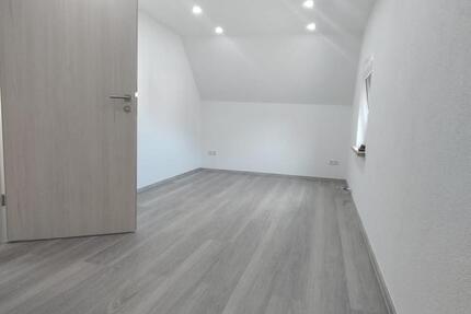 Neu renoviertes Einfamilienhaus mit Garage und Nebengebäude 5 zimmer