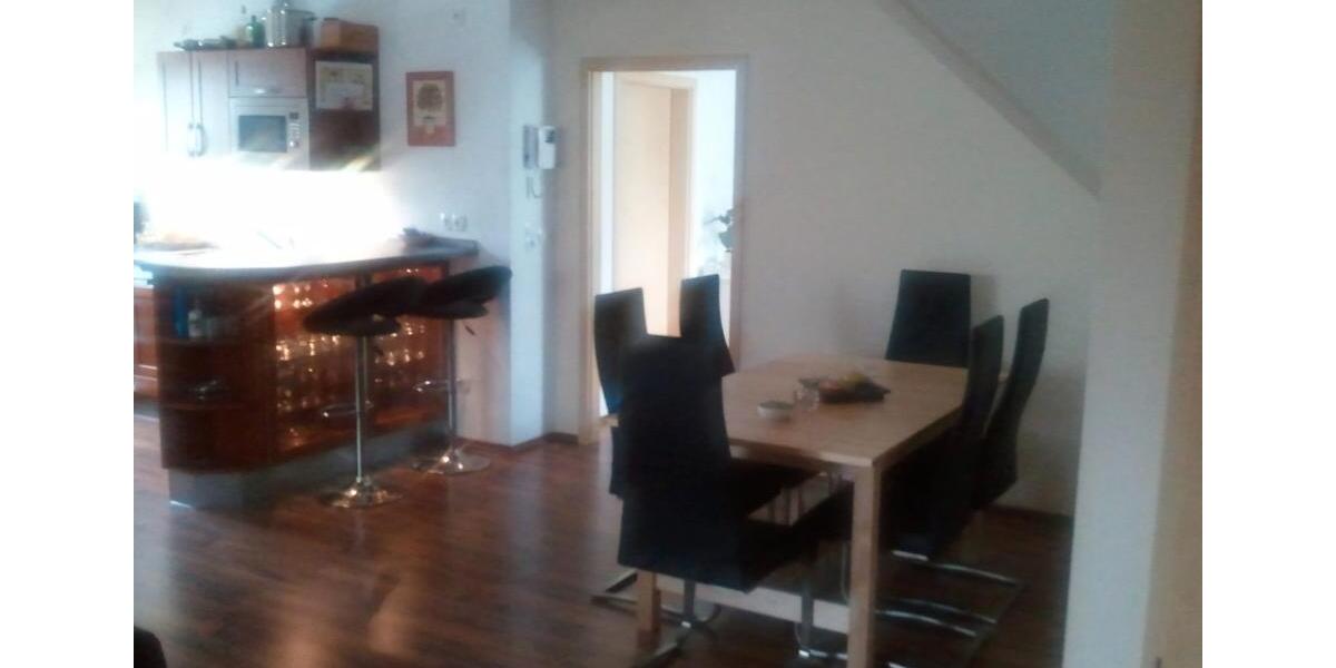 Dachgeschoßwohnung Schwarzenfeld - 3.5 Zimmer, 100 m&sup2;, 950&euro; | Angebot:26485687
