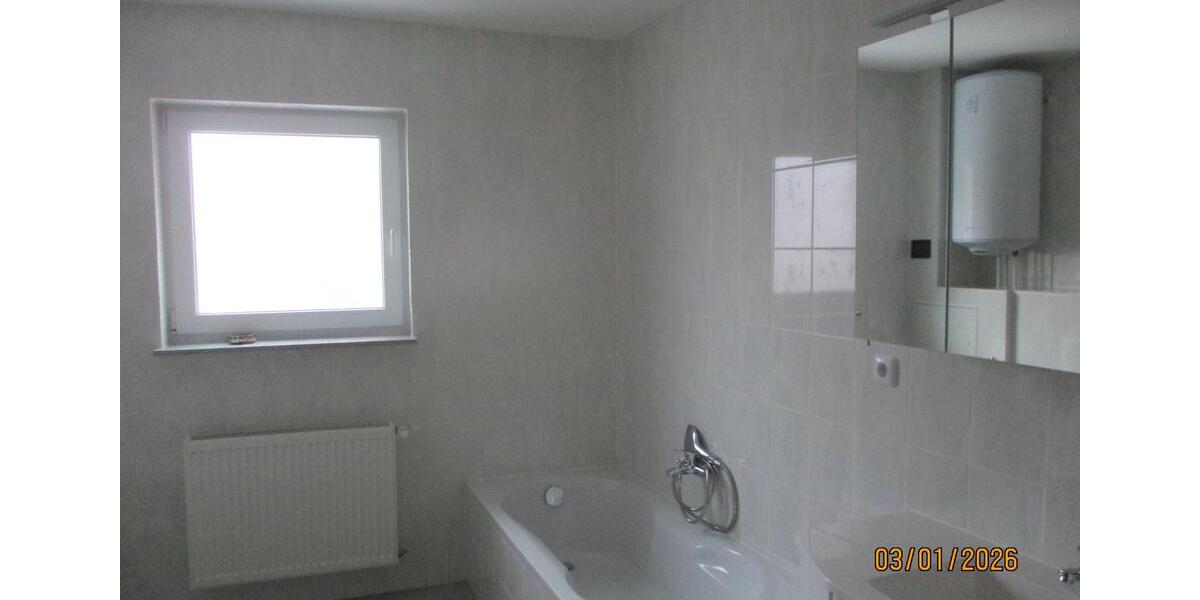 Etagenwohnung Sankt Ingbert - 4 Zimmer, 108 m&sup2;, 1.000&euro; | Angebot:24849552