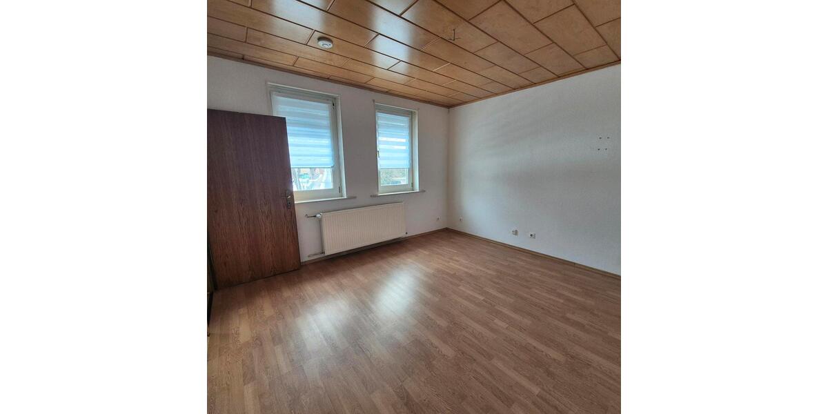 Einfamilienhaus Bockenem - 9 Zimmer, 230 m&sup2;, 800&euro; | Angebot:25056784