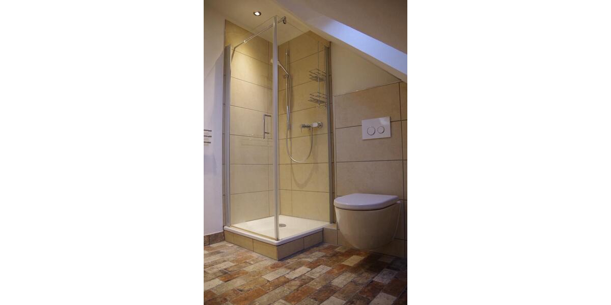 Dachgeschoßwohnung Rosdorf - 2 Zimmer, 42 m&sup2;, 699&euro; | Angebot:25655104