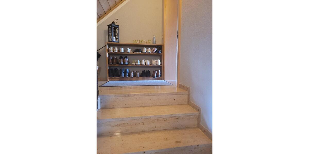 Dachgeschoßwohnung Allershausen - 3 Zimmer, 100 m&sup2;, 1.400&euro; | Angebot:25305072