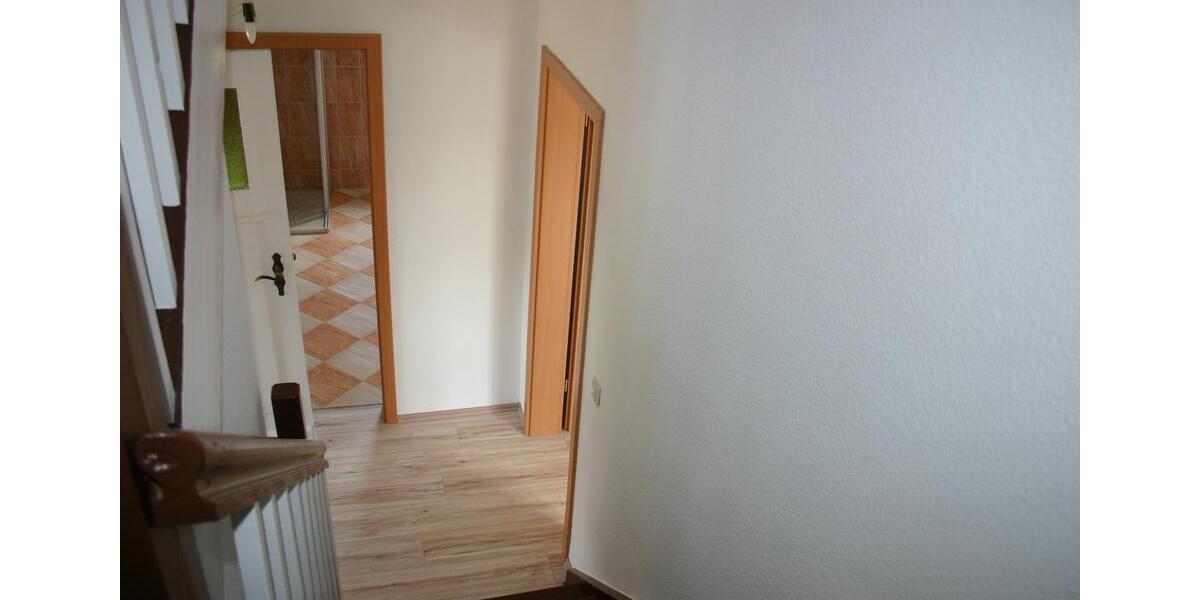 Doppelhaushälfte Staßfurt - 3 Zimmer, 70 m&sup2;, 850&euro; | Angebot:24532599
