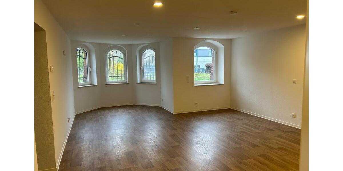 Große und helle 4-Zimmer-Souterrainwohnung – vielseitig nutzbar als Wohnung oder Gewerbefläche 4 zimmer