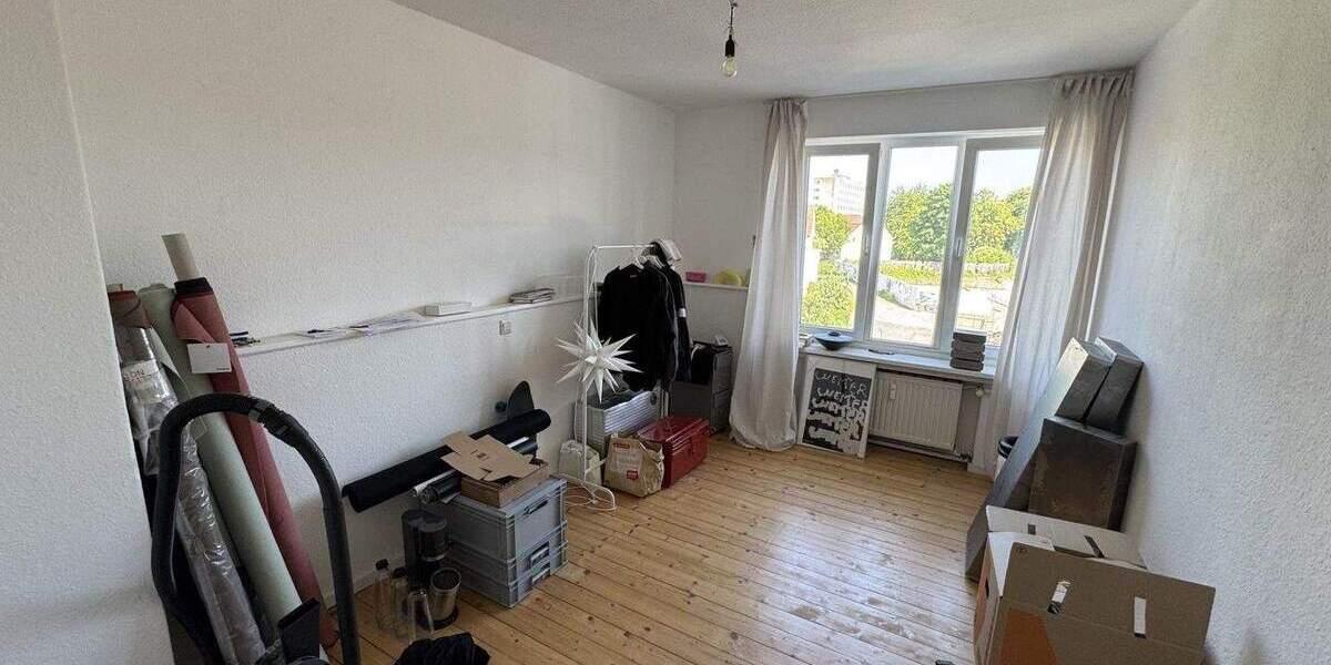 Etagenwohnung Detmold Innenstadt - 2 Zimmer, 94 m&sup2;, 795&euro; | Angebot:24909778