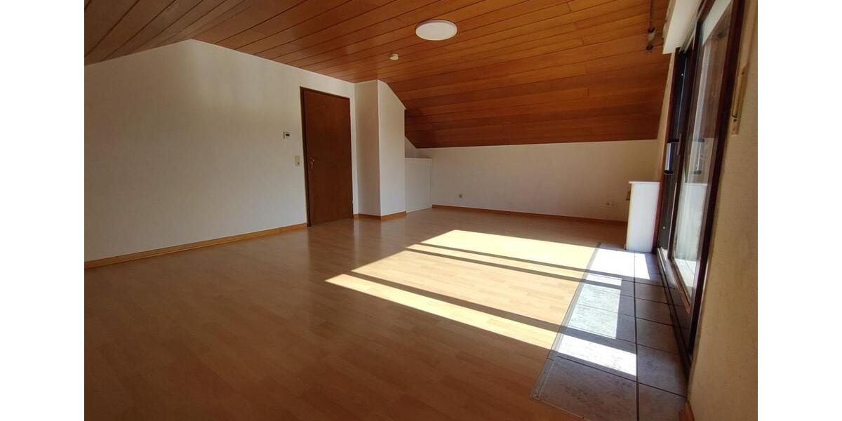 Dachgeschoßwohnung Winnenden - 2.5 Zimmer, 61 m&sup2;, 810&euro; | Angebot:25062037