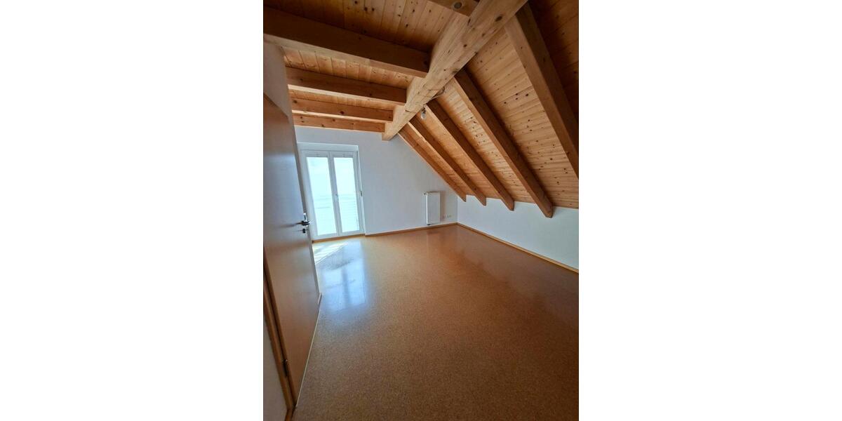 Etagenwohnung Waldkirch - 3 Zimmer, 100 m&sup2;, 1.100&euro; | Angebot:25976212