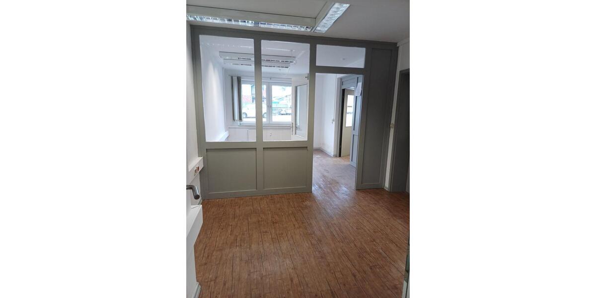 Halle + Lager + Werkstatt mit Büro in Wolfsburg-Ehmen zimmer