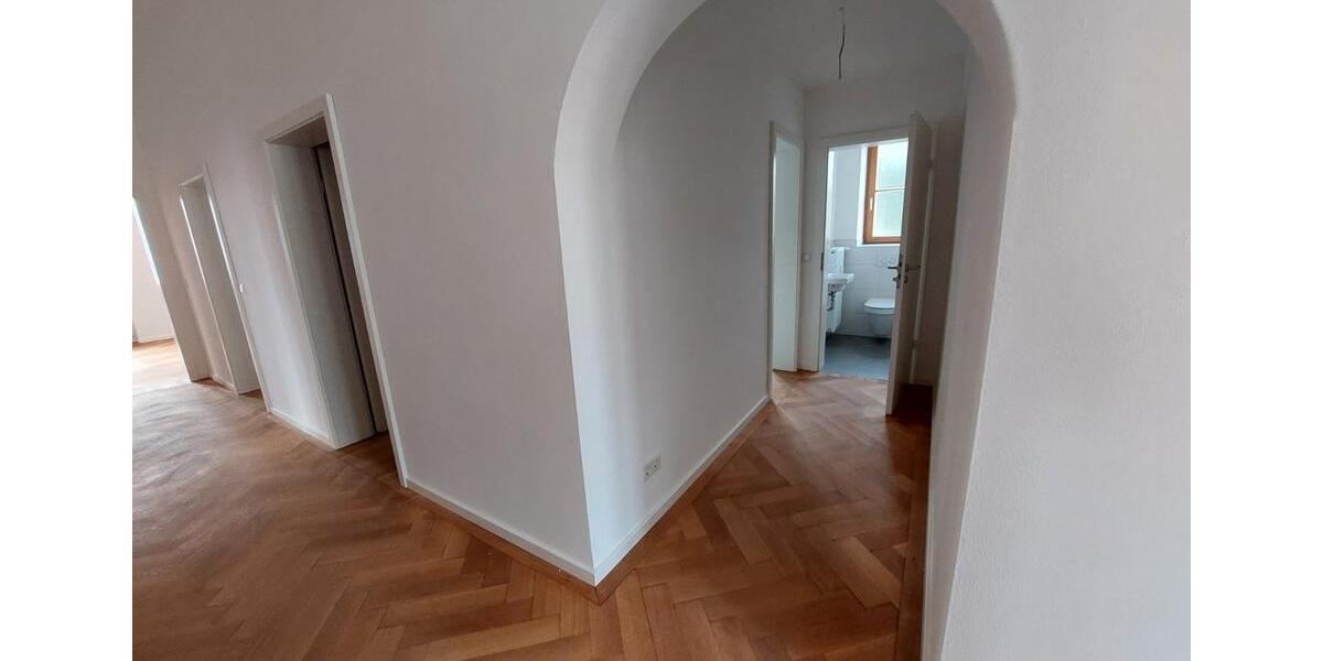 Etagenwohnung Straubing - 4 Zimmer, 143 m&sup2;, 1.200&euro; | Angebot:26006497